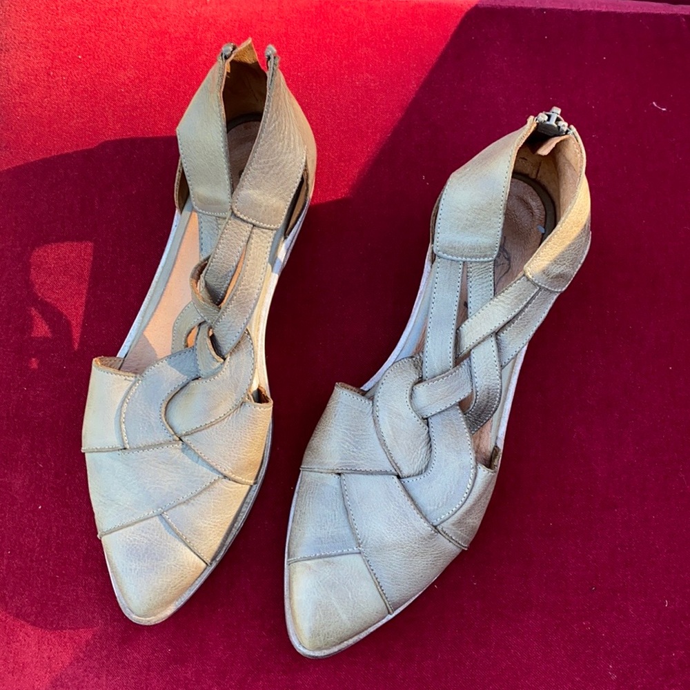 Free People Flats: Size 8